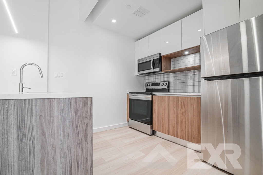 100 Lenox Road - Photo 1
