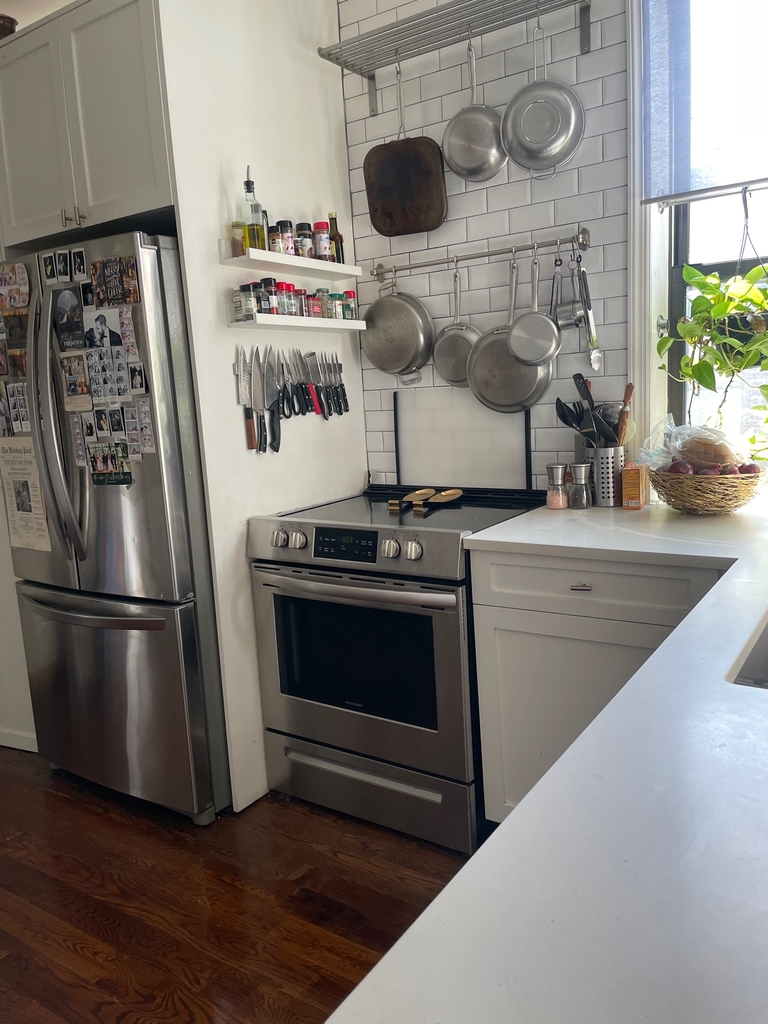 638 Warren Street - Photo 1