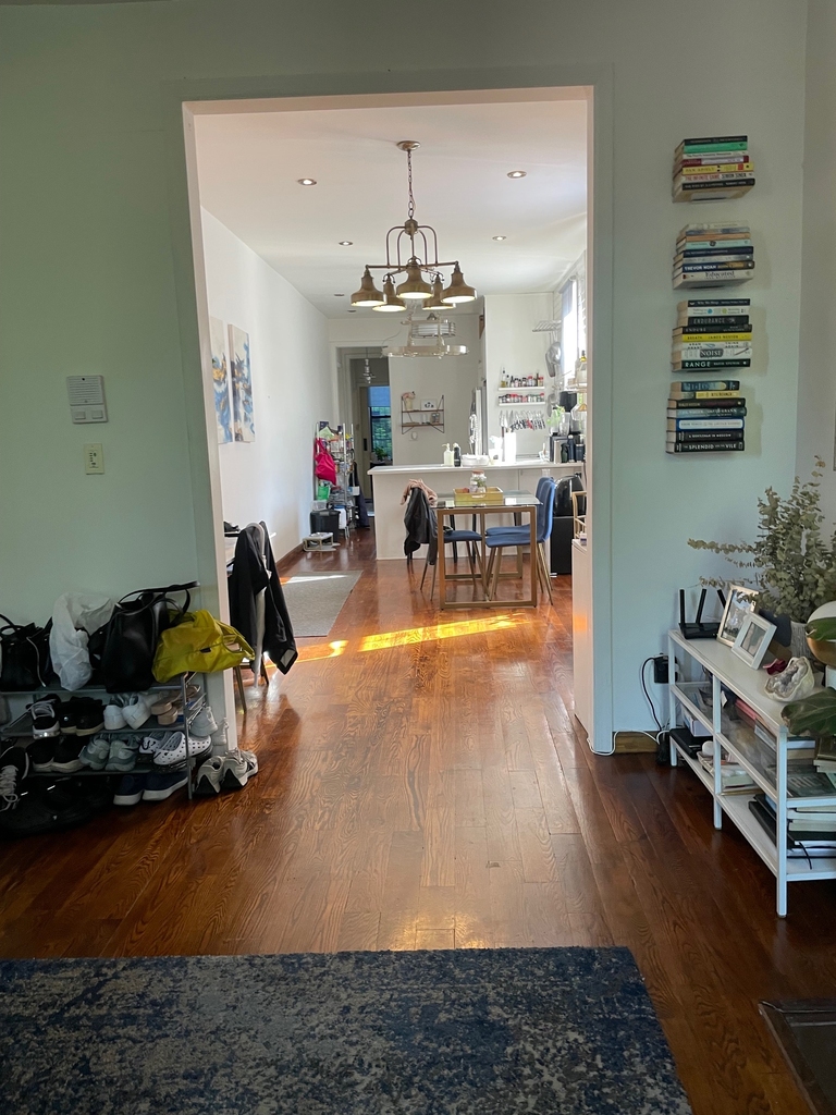 638 Warren Street - Photo 2