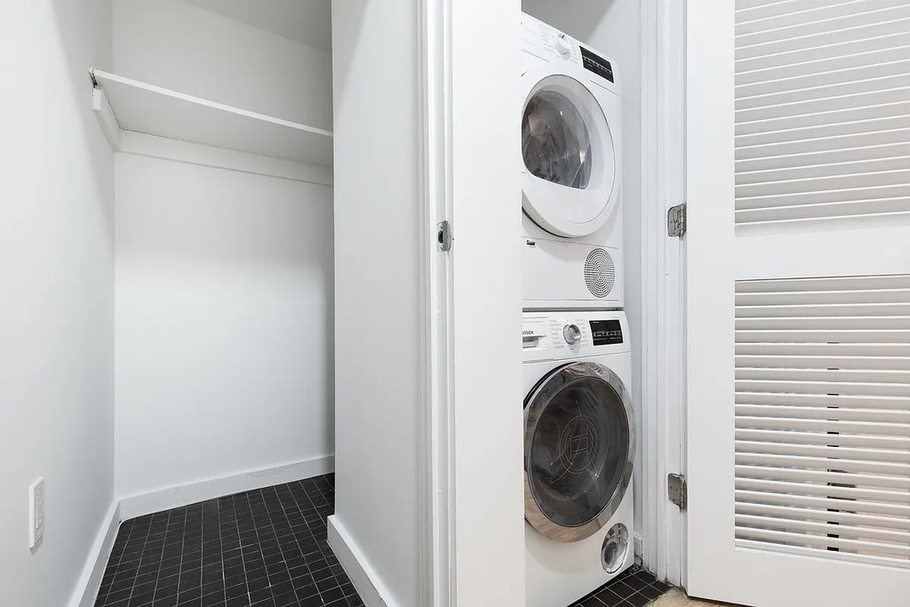 135 William Street - Photo 8