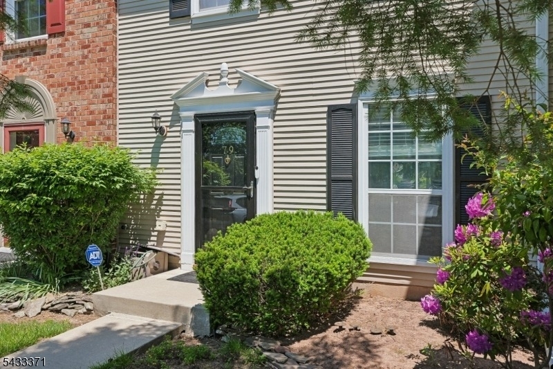 79 Chelsea Ct - Photo 2