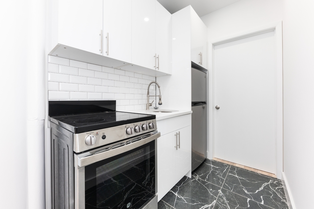 703 9th Avenue - Photo 1