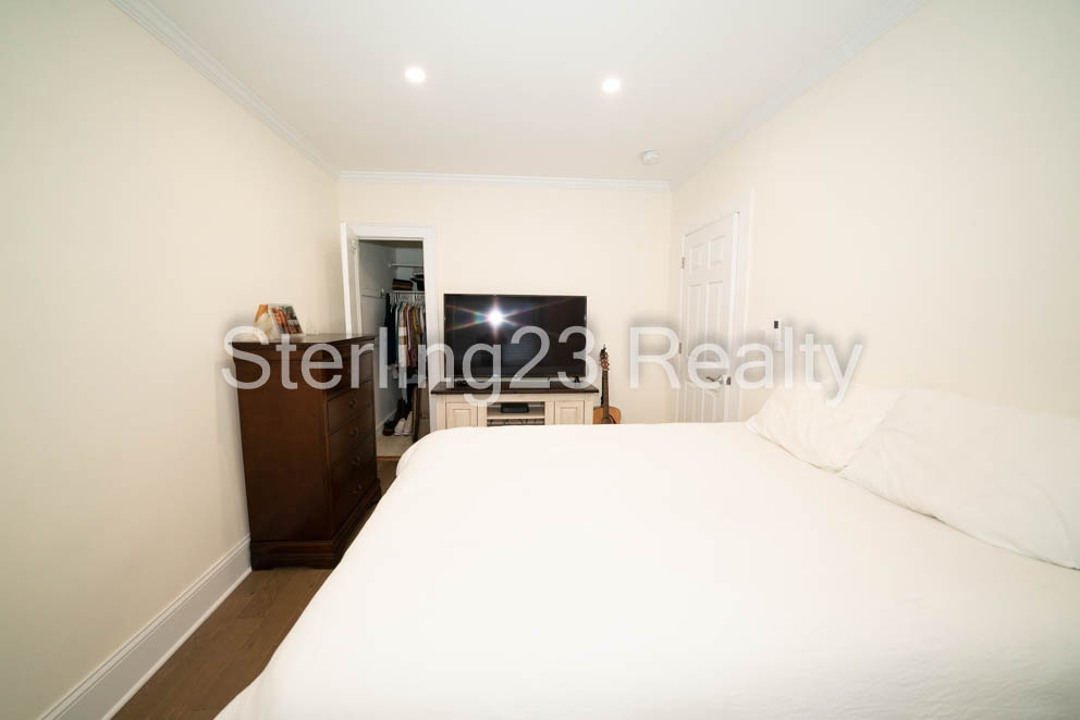 21-19 46th Street - Photo 17