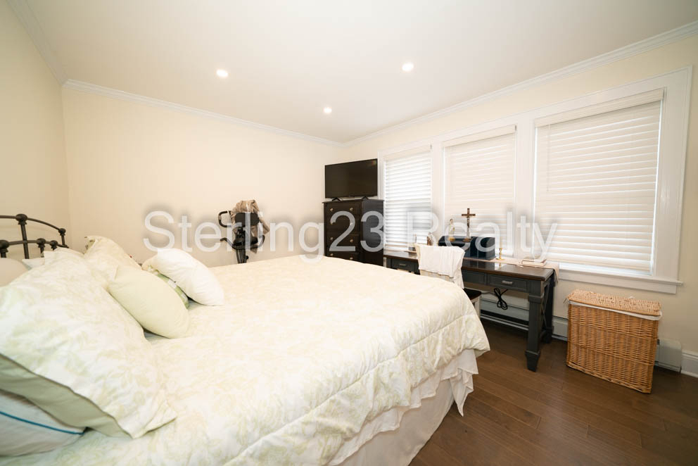 21-19 46th Street - Photo 11