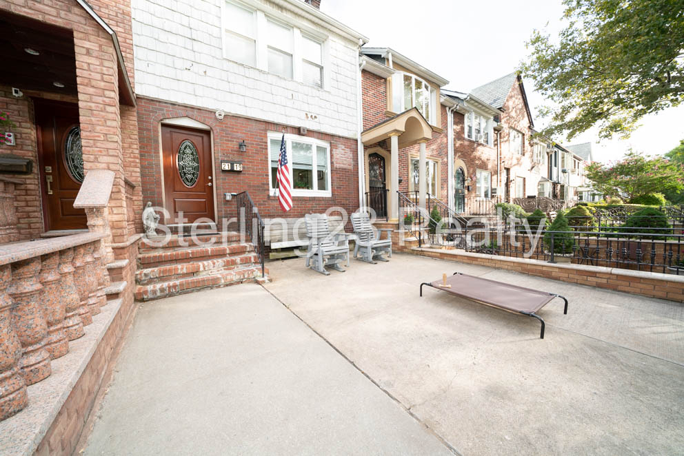 21-19 46th Street - Photo 9