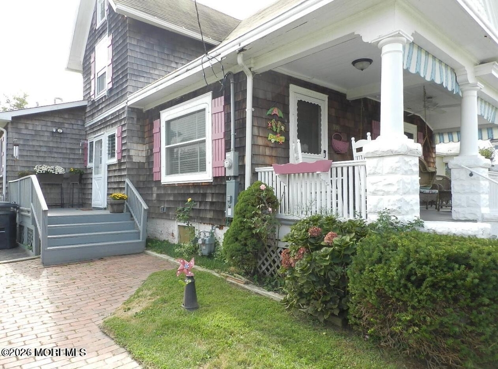 100 Columbia Avenue - Photo 1
