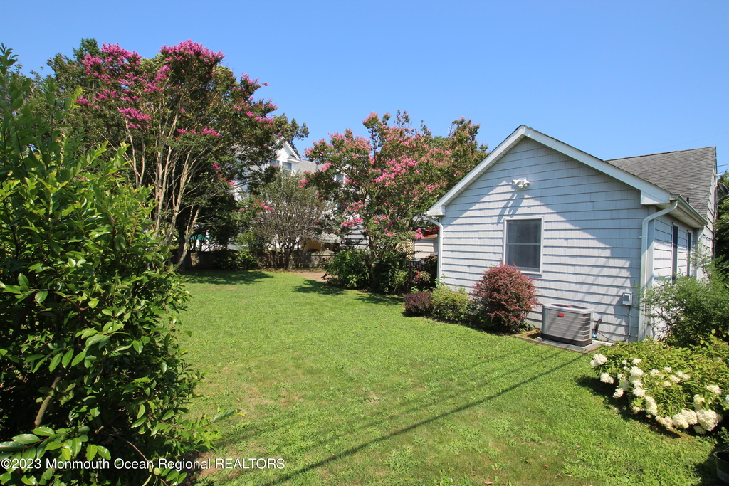303 Bell Place - Photo 32