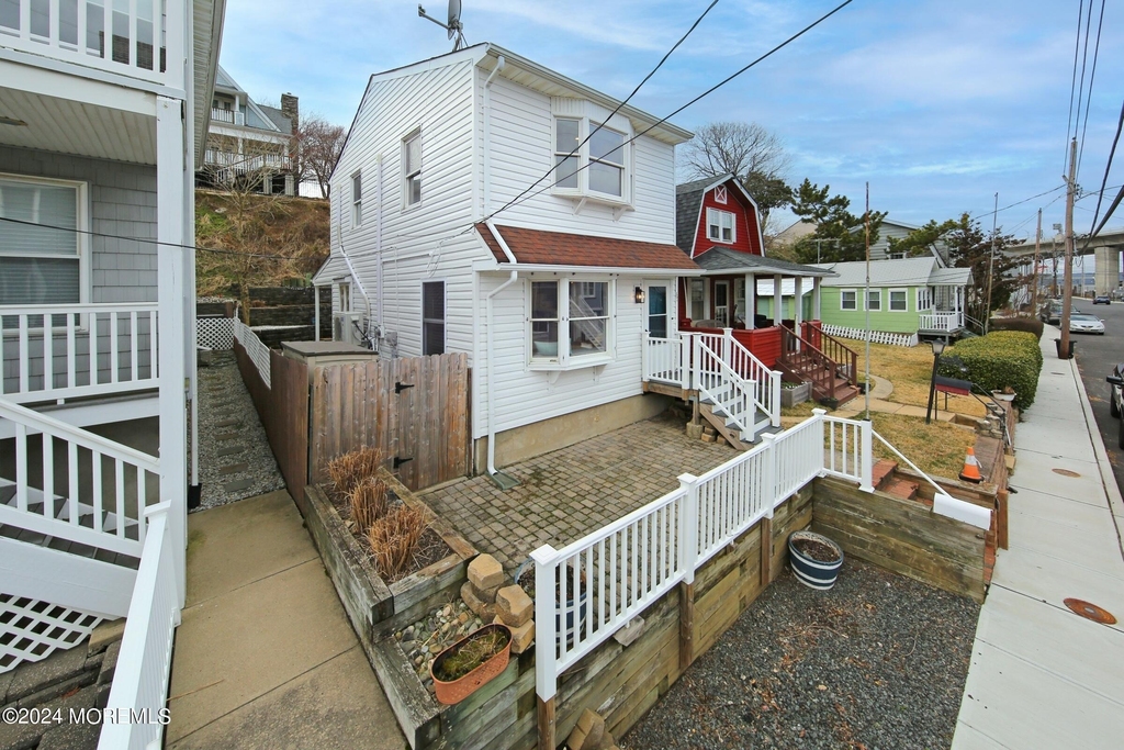67 S Bay Avenue - Photo 3