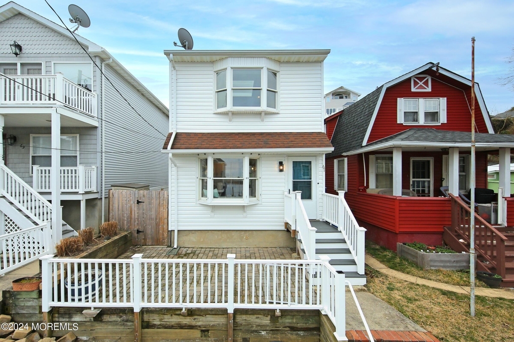 67 S Bay Avenue - Photo 0