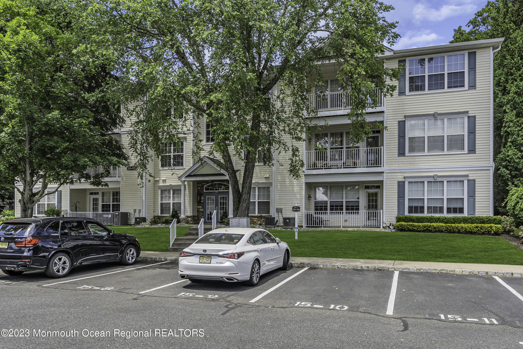 536 St Andrews Place - Photo 2