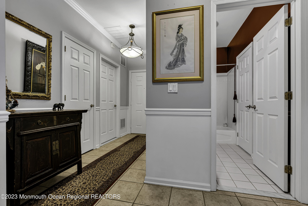 536 St Andrews Place - Photo 4