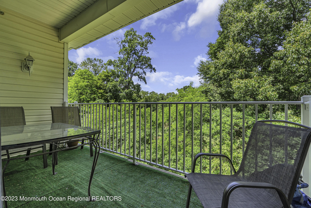 536 St Andrews Place - Photo 18