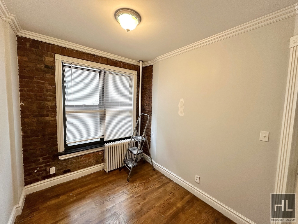 E 13th St. - Photo 3