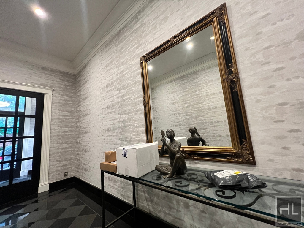 East 83rd Street - Photo 5