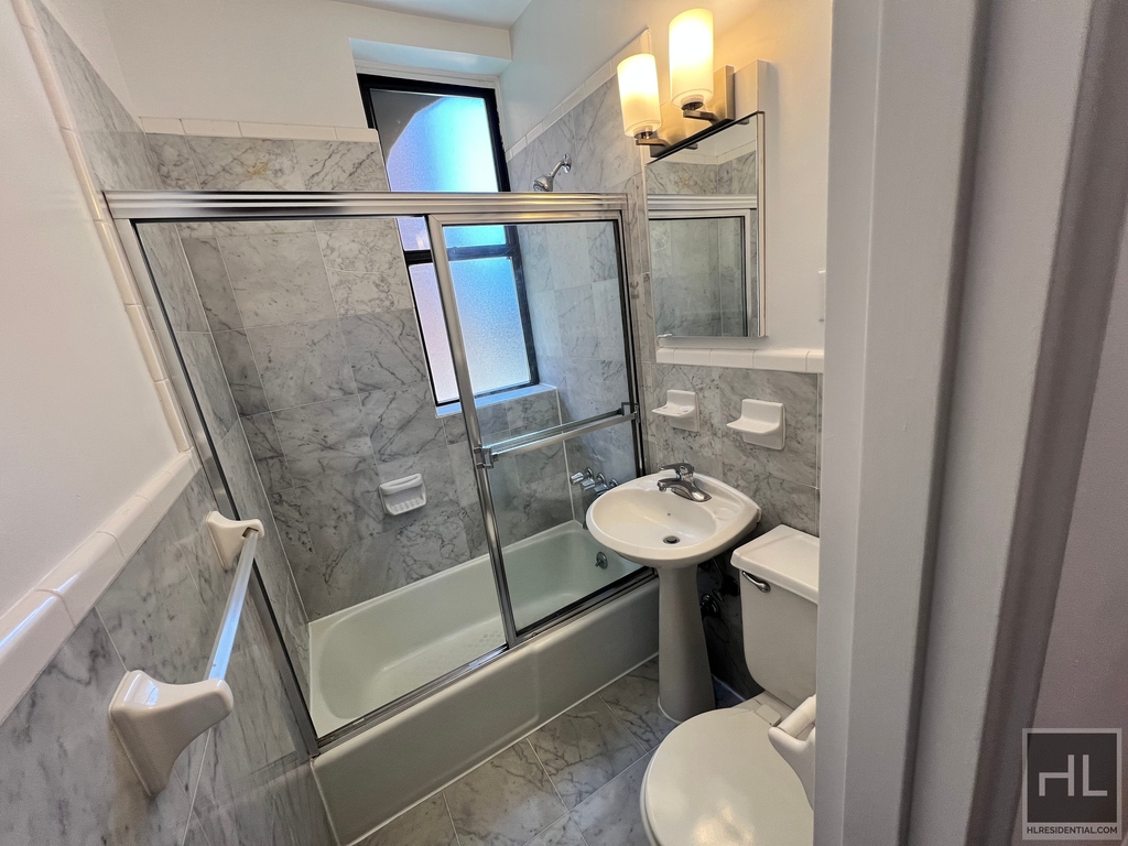 East 83rd Street - Photo 2
