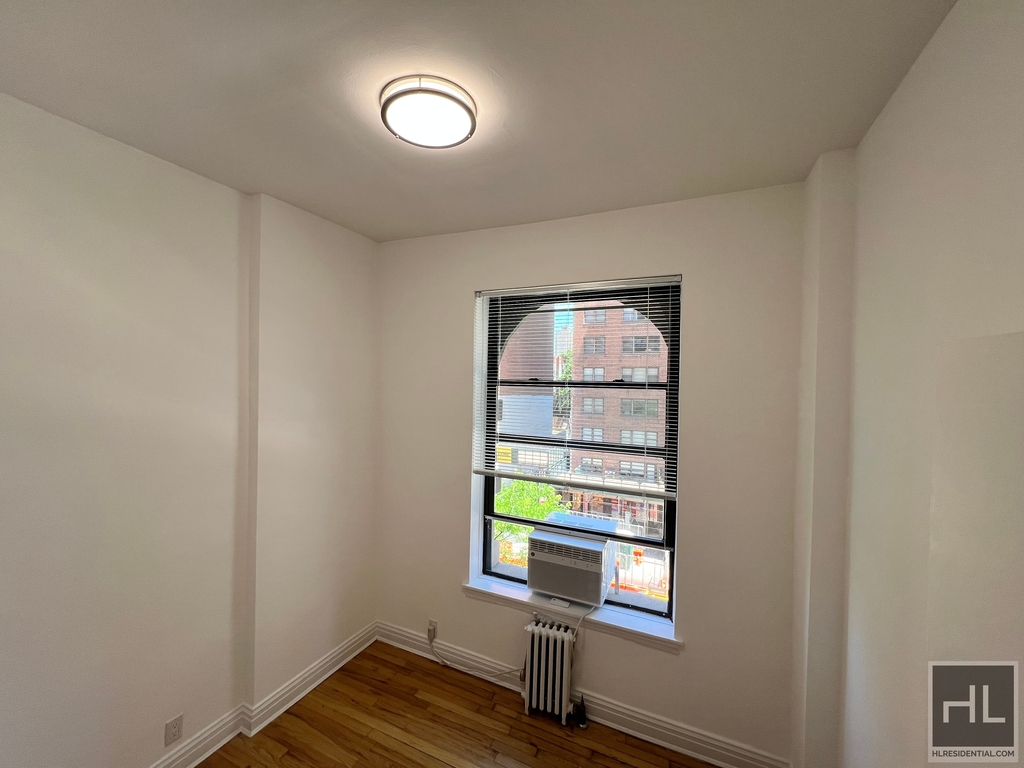 East 83rd Street - Photo 4