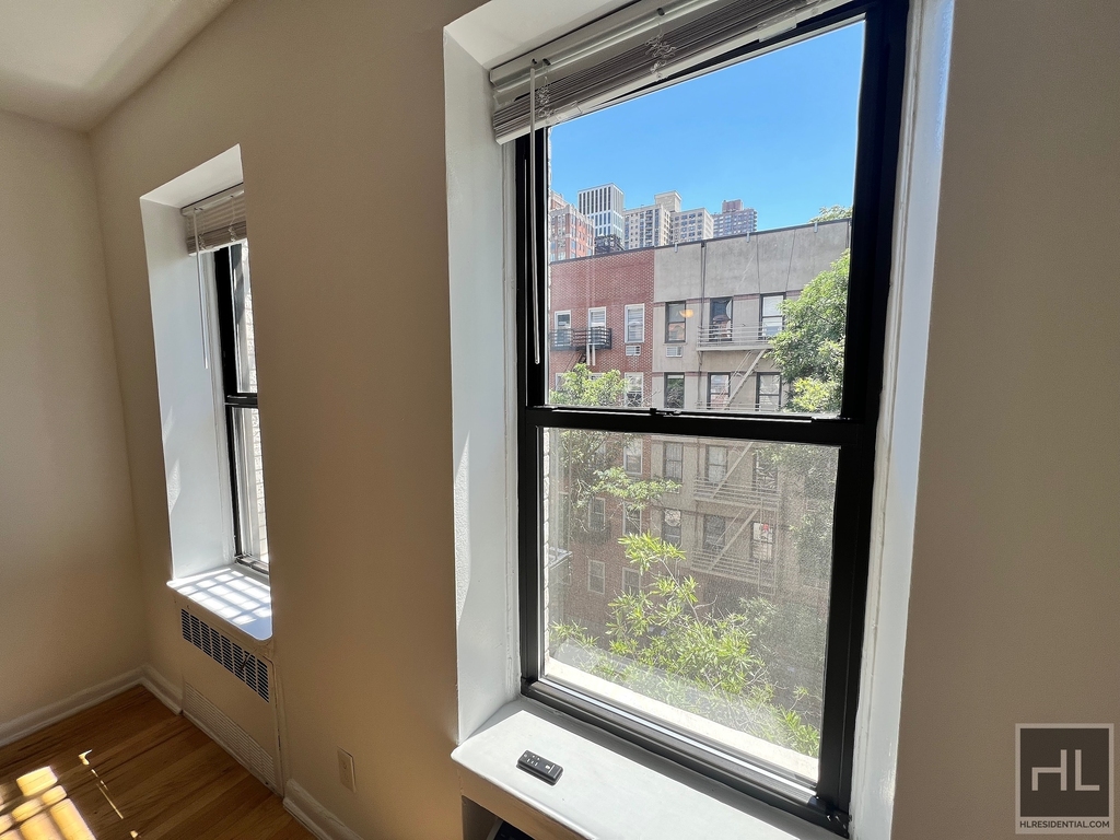 East 83 Street - Photo 1