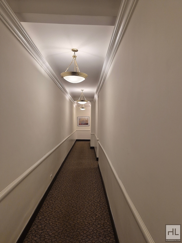 East 83rd Street - Photo 14