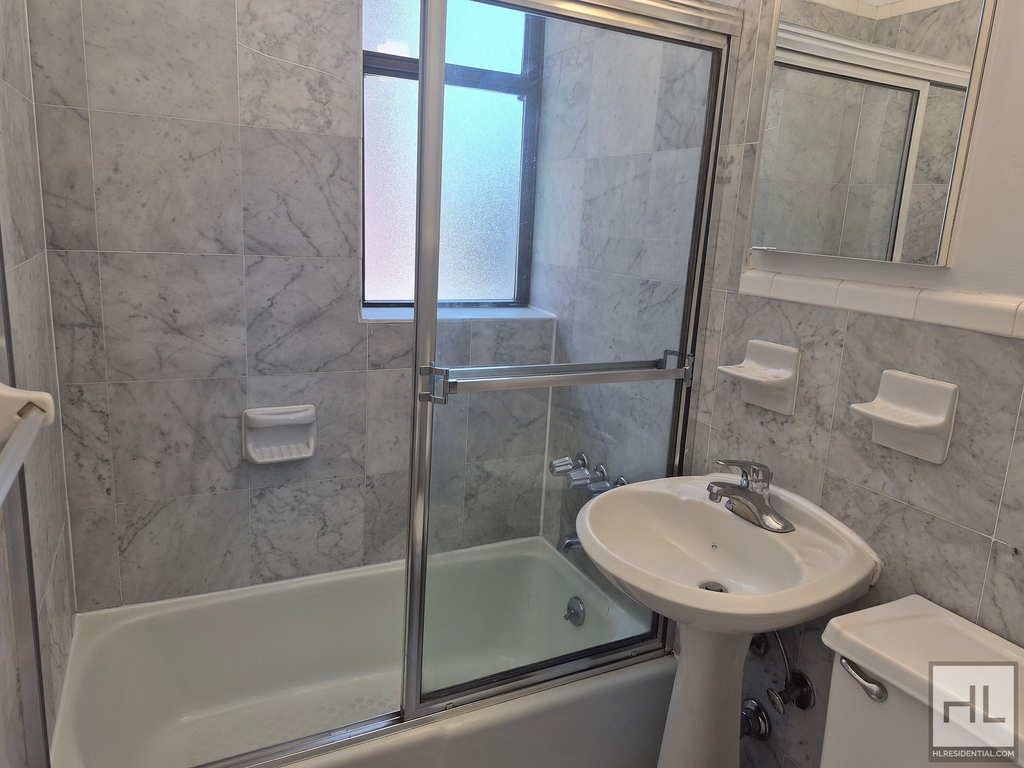 East 83rd Street - Photo 12