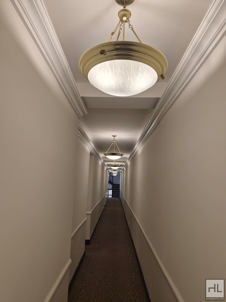 East 83rd Street - Photo 15