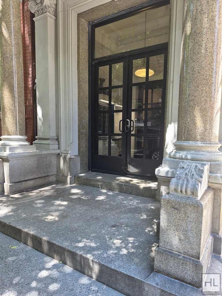 East 83rd Street - Photo 19