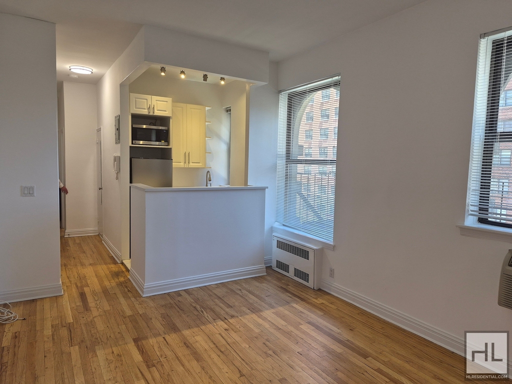 East 83rd Street - Photo 0