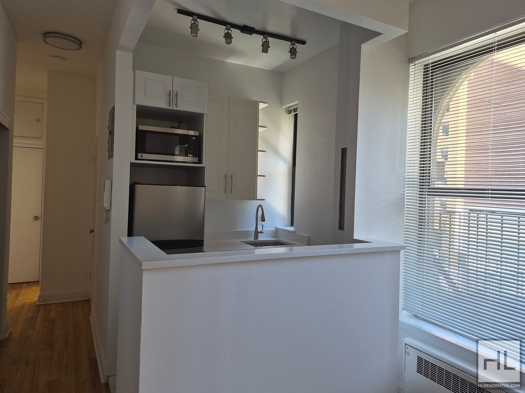 East 83rd Street - Photo 2