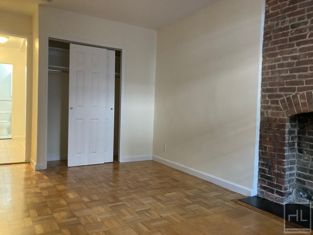 East 84 Street - Photo 1