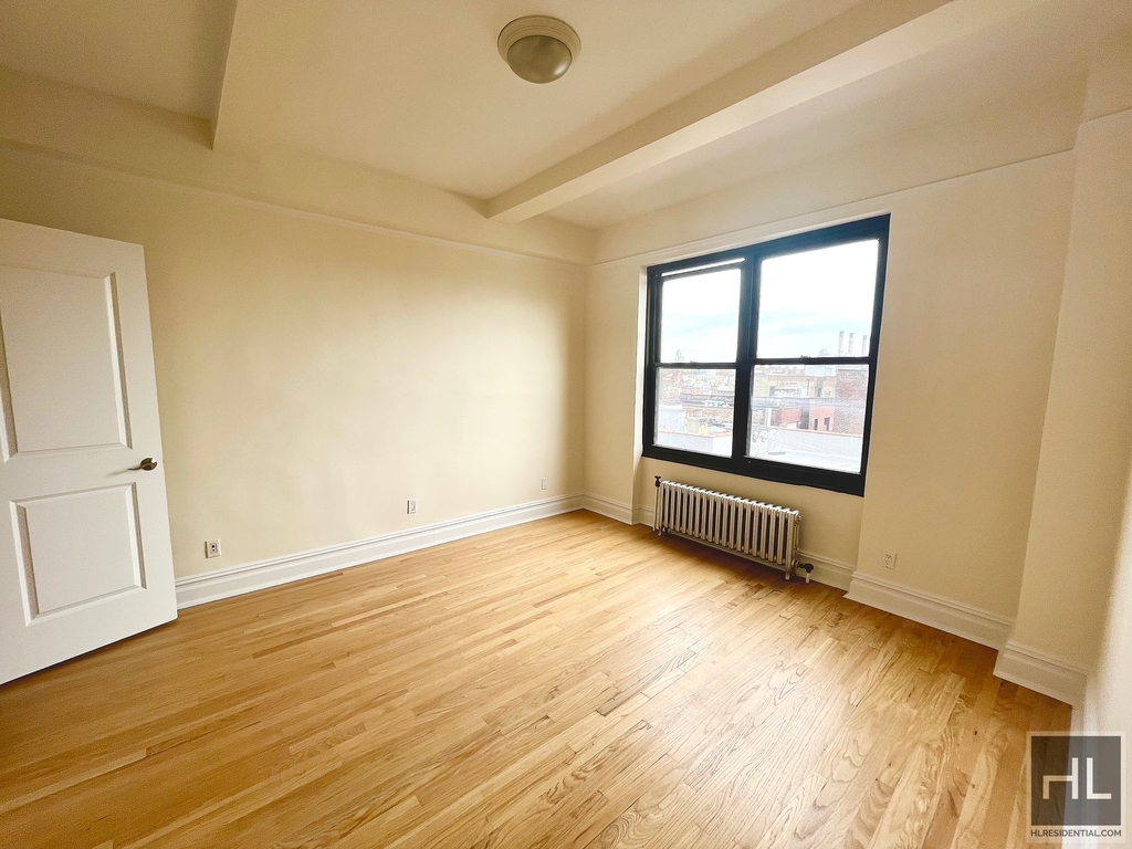 Second Avenue - Photo 1