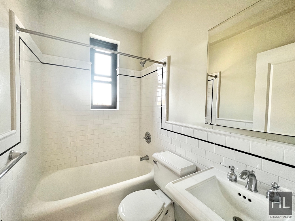 Second Avenue - Photo 4