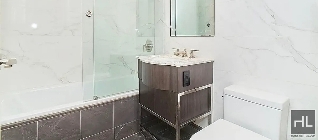 West 86 Street - Photo 3