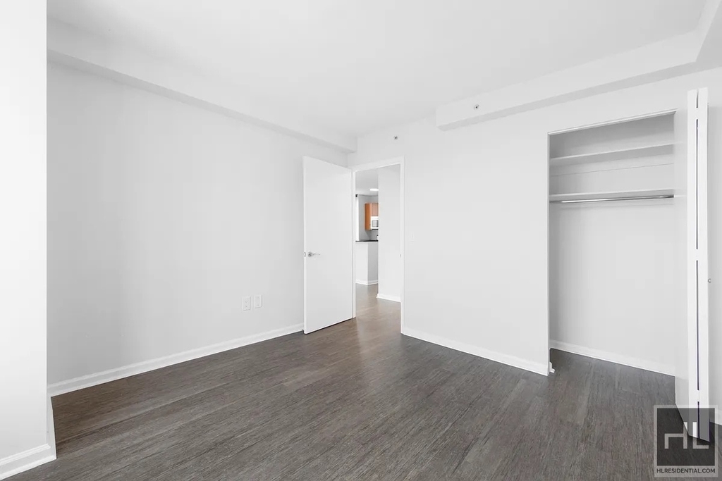 East 92nd Street - Photo 5