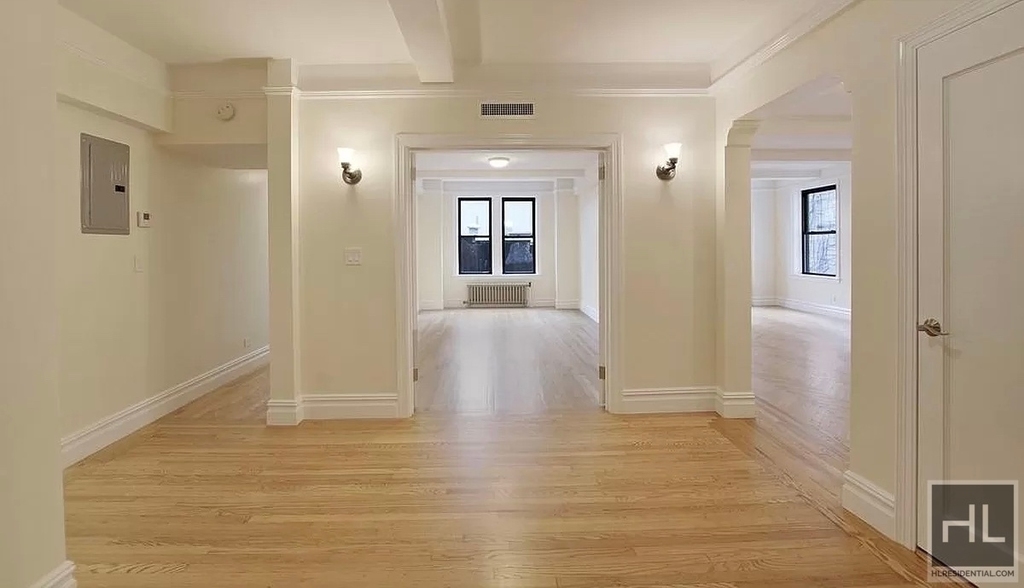 East 68 Street - Photo 0