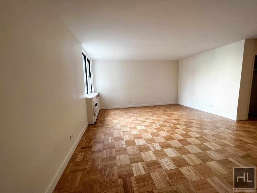 East 79th Street - Photo 1