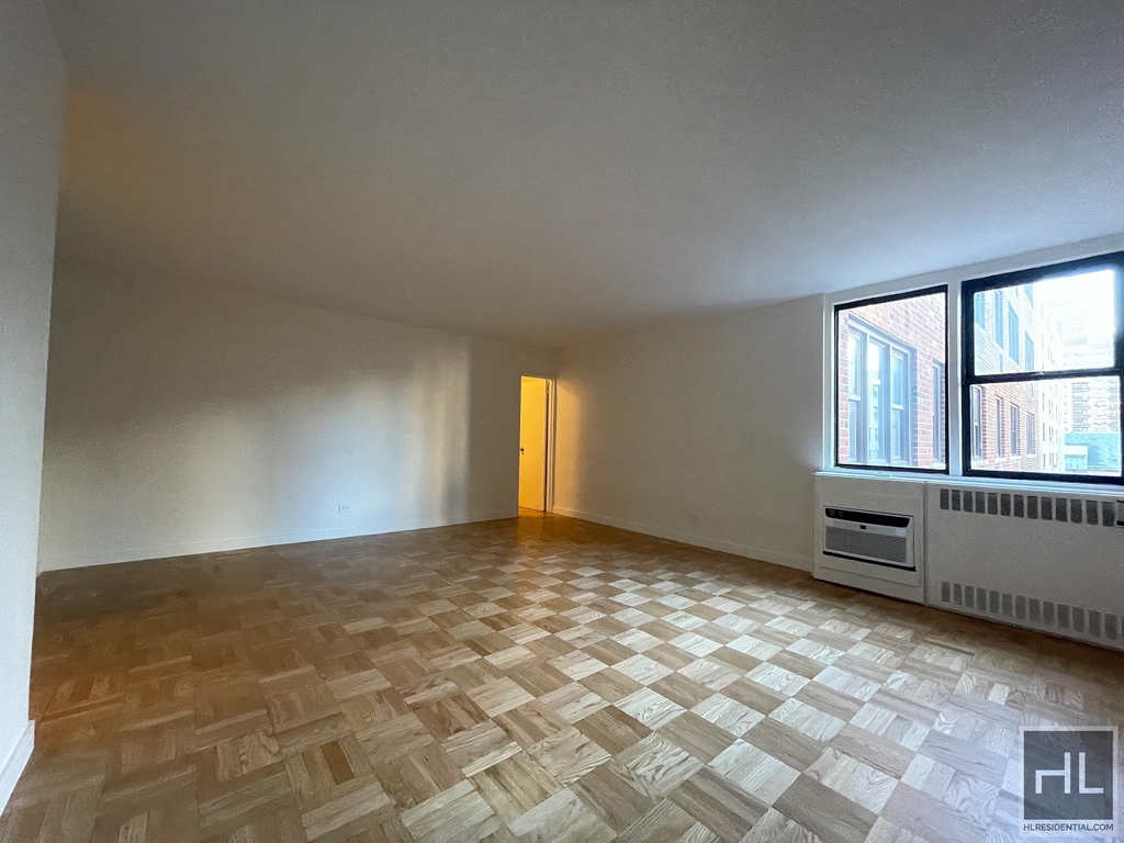 East 79th Street - Photo 0