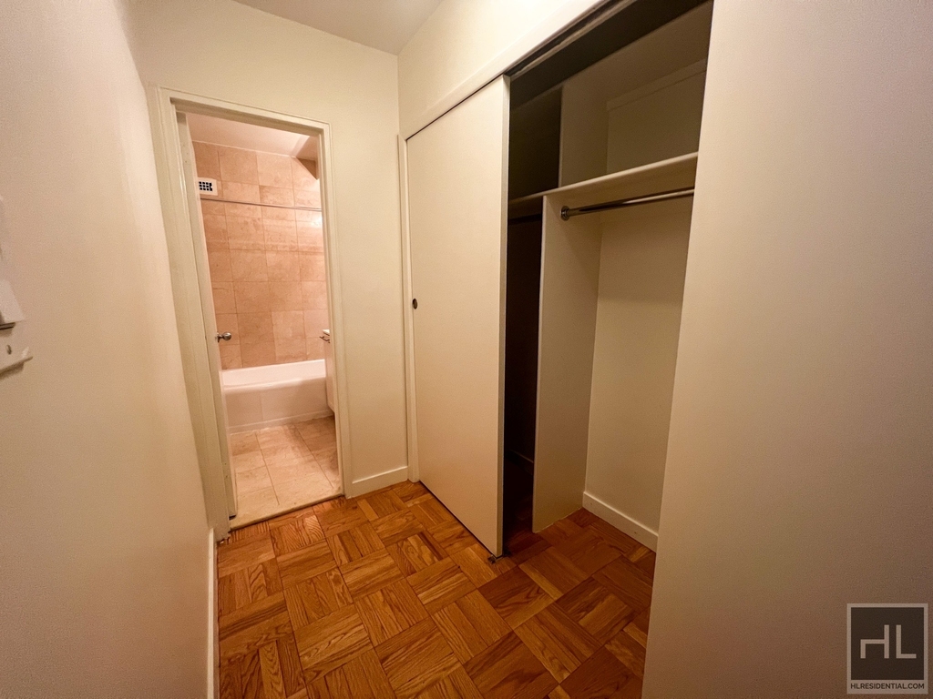 East 79th Street - Photo 2