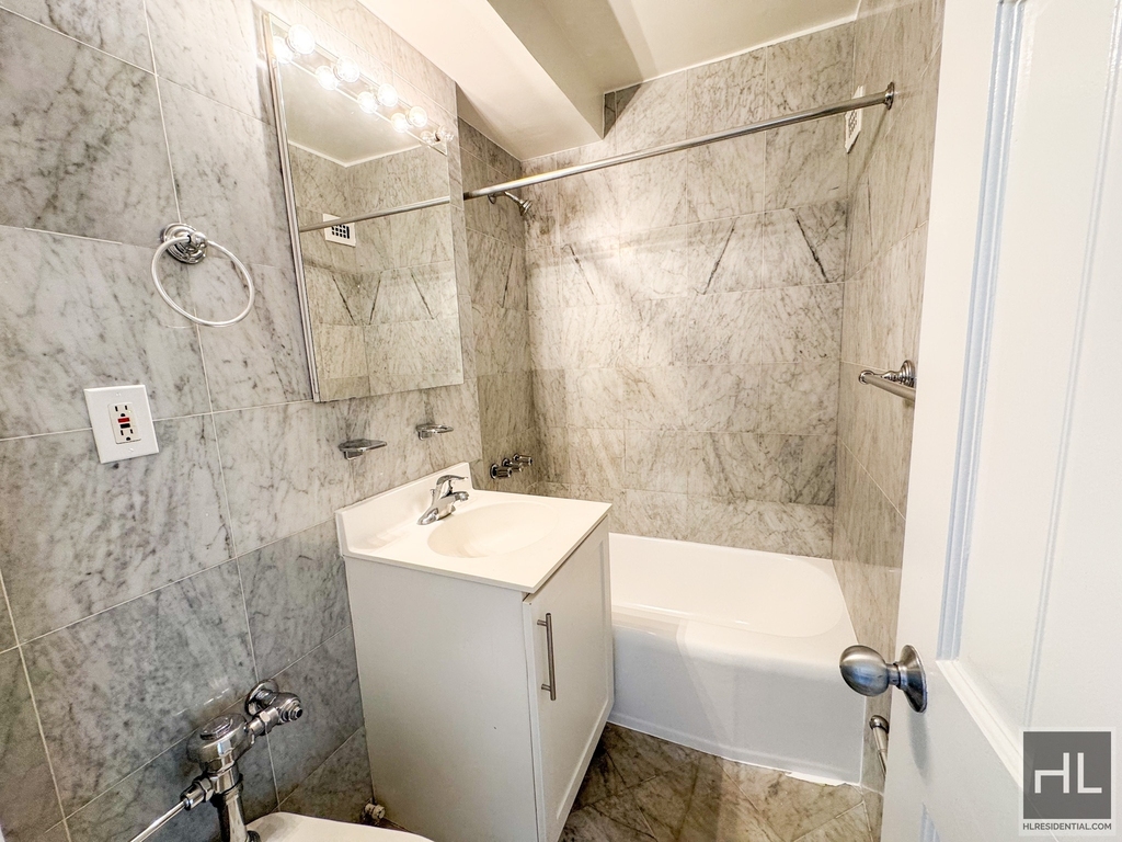 East 79th Street - Photo 5