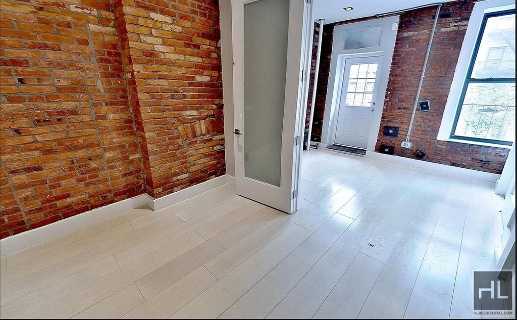 East 82 Street - Photo 3