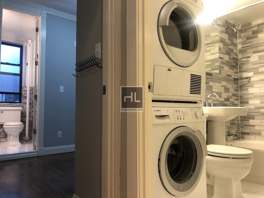 East 82 Street - Photo 7
