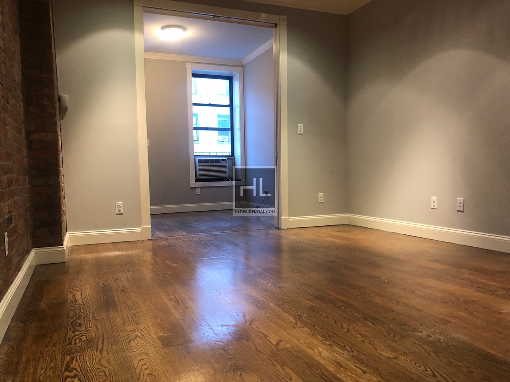 East 82 Street - Photo 8