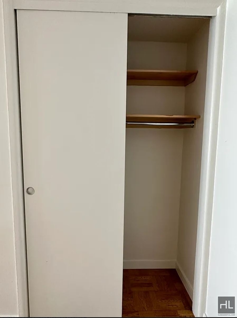 East 79th Street - Photo 6