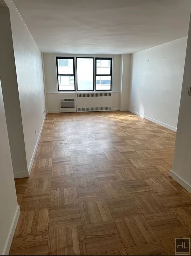 East 79th Street - Photo 0