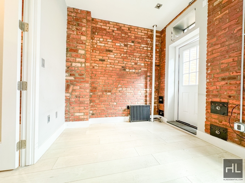 East 82 Street - Photo 1