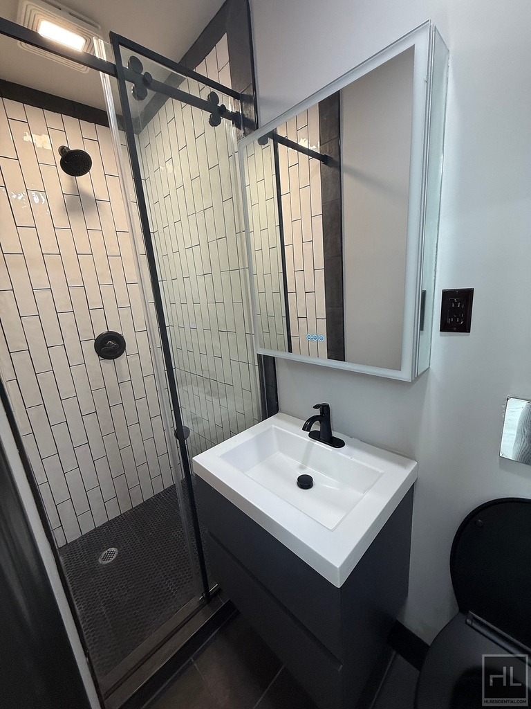 W 52nd St. - Photo 6