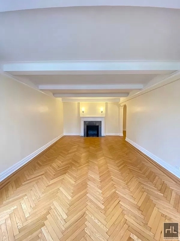 East 68 Street - Photo 1