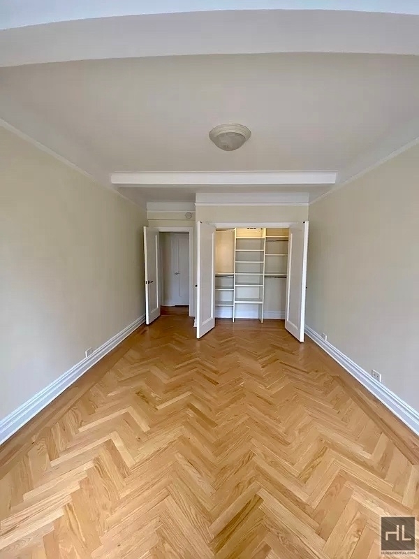 East 68 Street - Photo 3