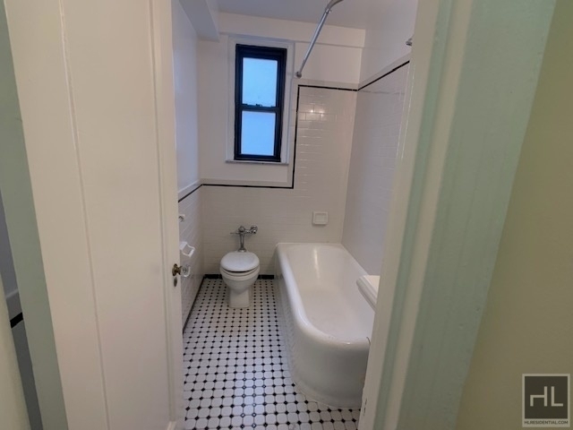 East 68 Street - Photo 9