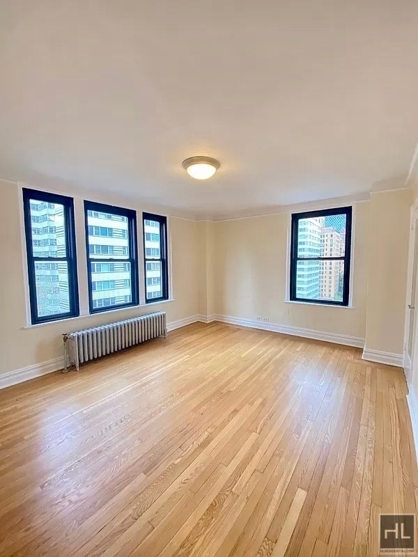 East 68 Street - Photo 0