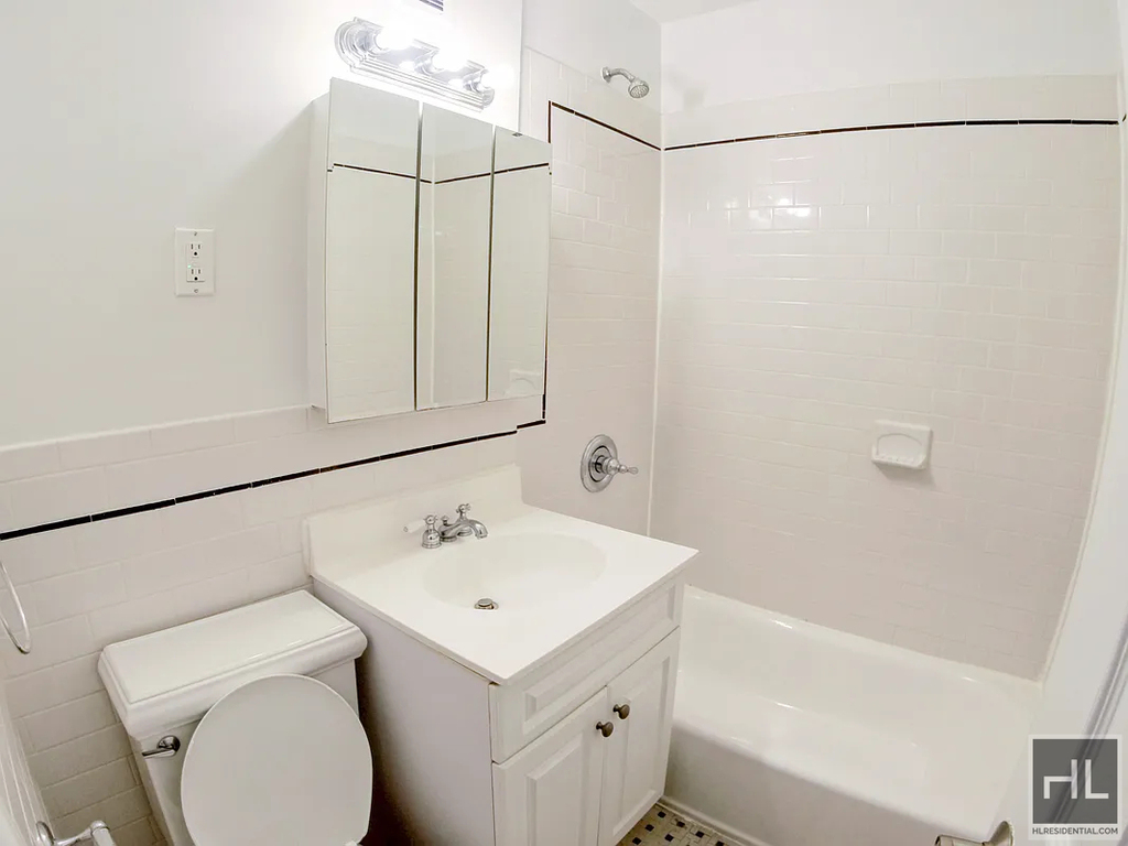 East 84th Street - Photo 5