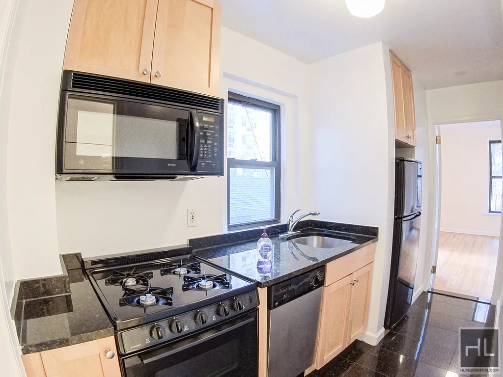 East 84th Street - Photo 7